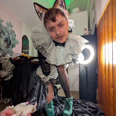 foxfux@kinkycats.org